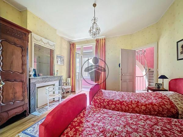 Vente Maison 9 pièces 250 m2 à Saint-Quentin