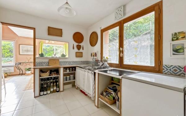 Maison à vendre    6 pièces •  Péchabou