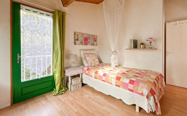 Maison à vendre    6 pièces •  Péchabou