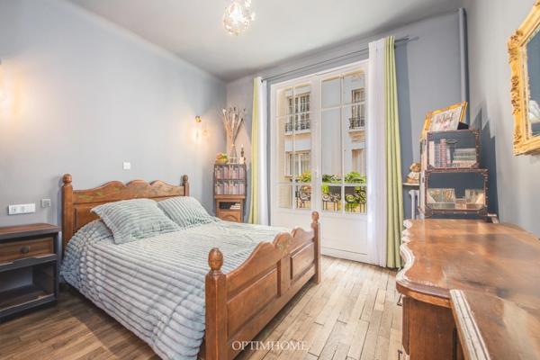 – PORTE DE SAINT-CLOUD – APPARTEMENT TRAVERSANT 2 PIECES - 42 m² – BALCONS – CHARME DE L’ANCIEN