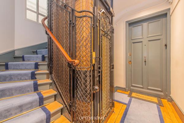 – PORTE DE SAINT-CLOUD – APPARTEMENT TRAVERSANT 2 PIECES - 42 m² – BALCONS – CHARME DE L’ANCIEN