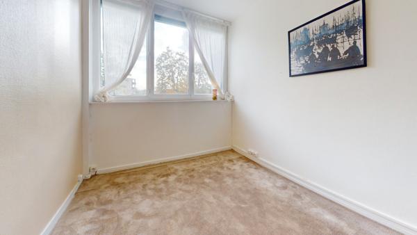 Tours (37100) Tours Nord - T2 - cave - parking privatif - cadre verdoyant.