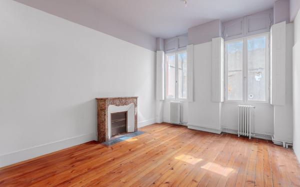 Appartement à vendre    5 pièces • 227,42 m2 Toulouse