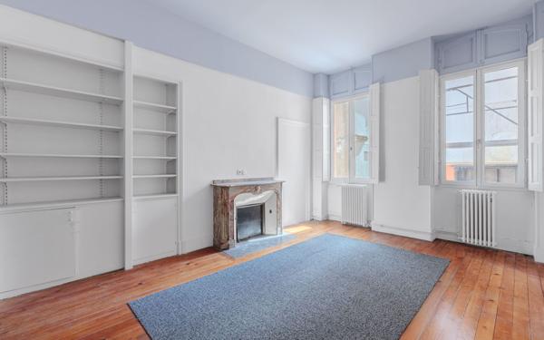 Appartement à vendre    5 pièces • 227,42 m2 Toulouse