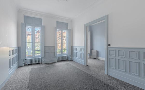 Appartement à vendre    5 pièces • 227,42 m2 Toulouse