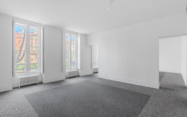 Appartement à vendre    5 pièces • 227,42 m2 Toulouse