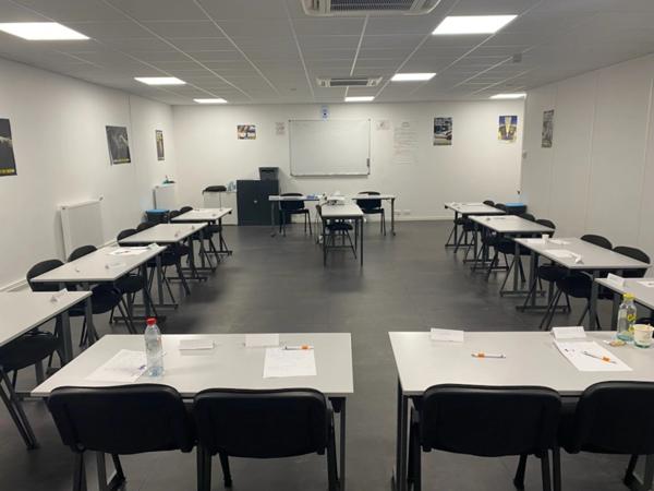 bureau de 115 m2 à louer à CERGY (95) immeuble Ordinal avec parkings