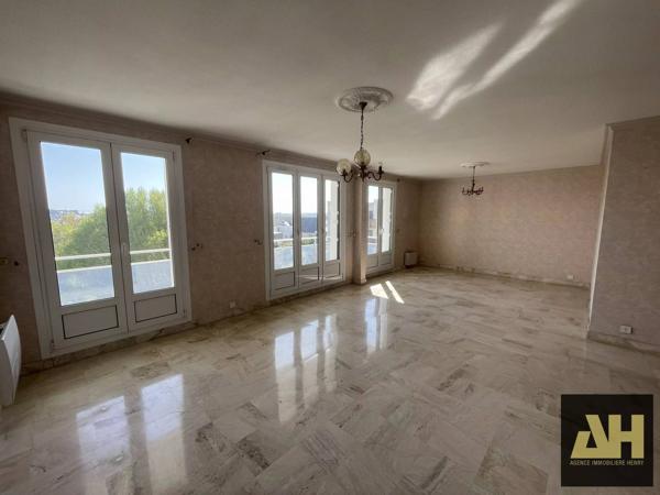 BREST LA CROIX-ROUGE - APPARTEMENT T4 DE 90 m² - GARAGE - ASCENSEUR - BALCON TERRASSE