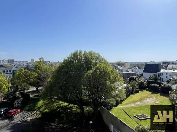 BREST LA CROIX-ROUGE - APPARTEMENT T4 DE 90 m² - GARAGE - ASCENSEUR - BALCON TERRASSE