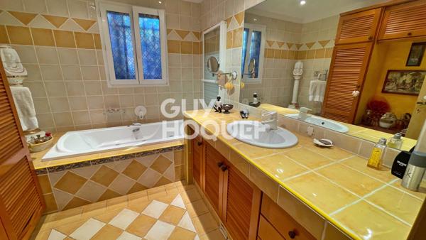 Villa proche centre ville terrain plat