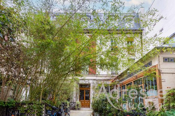 Grand studio avec mezzanine ! 3m50 de HSP !