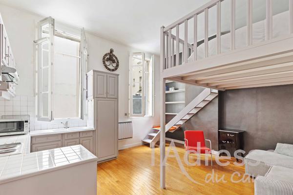 Grand studio avec mezzanine ! 3m50 de HSP !