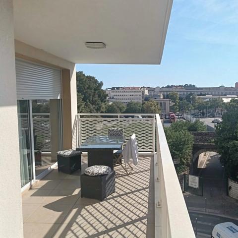 NICE – Vauban – 3 PIÈCES AVEC GRANDE TERRASSE ET PARKING