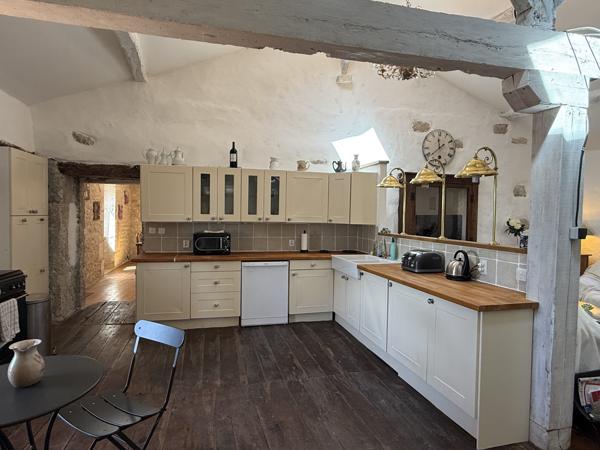 Lauzerte (82110) Lauzerte Deux maisons en pierre avec grange et jardins