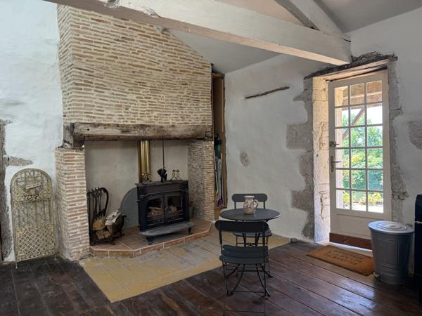 Lauzerte (82110) Lauzerte Deux maisons en pierre avec grange et jardins