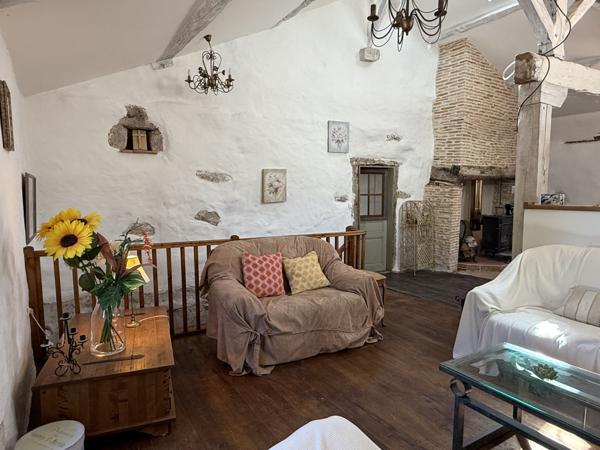 Lauzerte (82110) Lauzerte Deux maisons en pierre avec grange et jardins