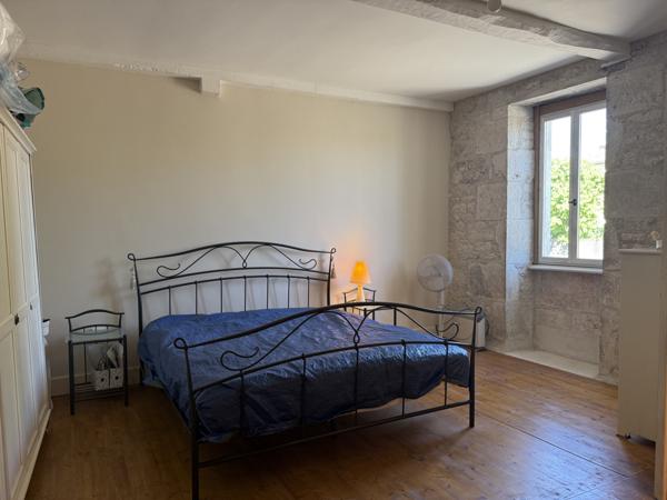 Lauzerte (82110) Lauzerte Deux maisons en pierre avec grange et jardins