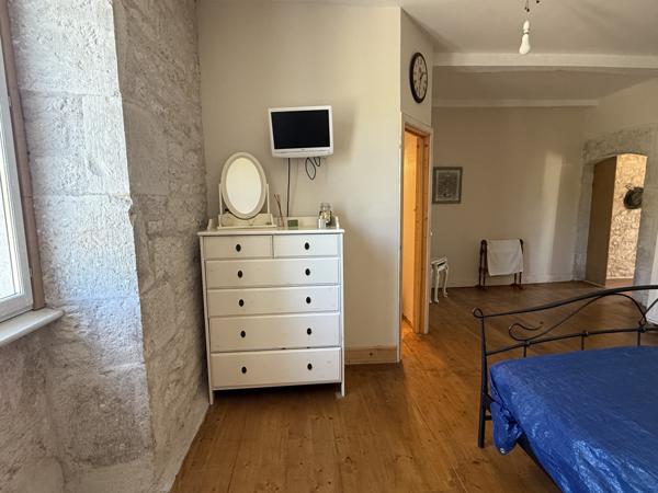 Lauzerte (82110) Lauzerte Deux maisons en pierre avec grange et jardins