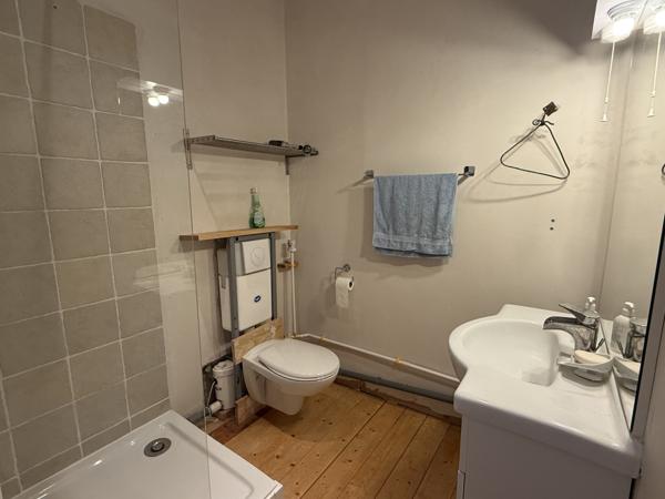 Lauzerte (82110) Lauzerte Deux maisons en pierre avec grange et jardins