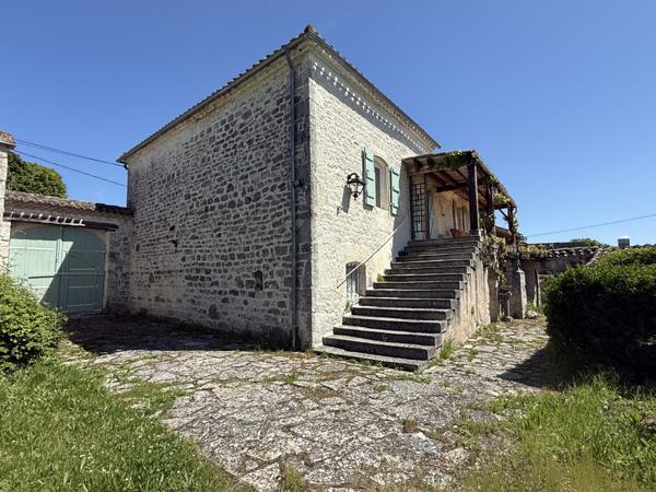 Lauzerte (82110) Lauzerte Deux maisons en pierre avec grange et jardins