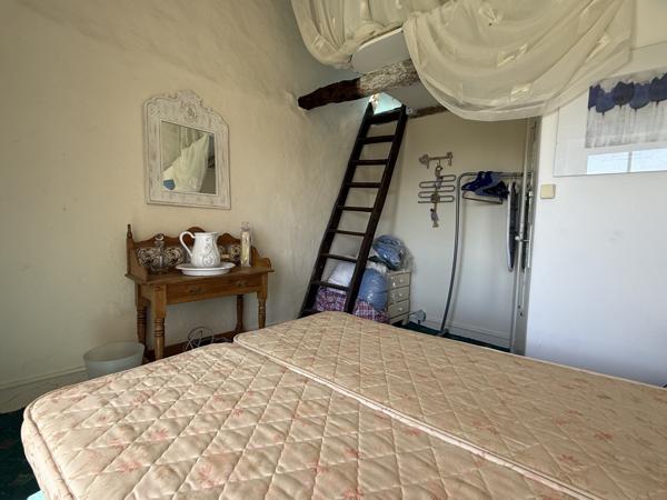 Lauzerte (82110) Lauzerte Deux maisons en pierre avec grange et jardins