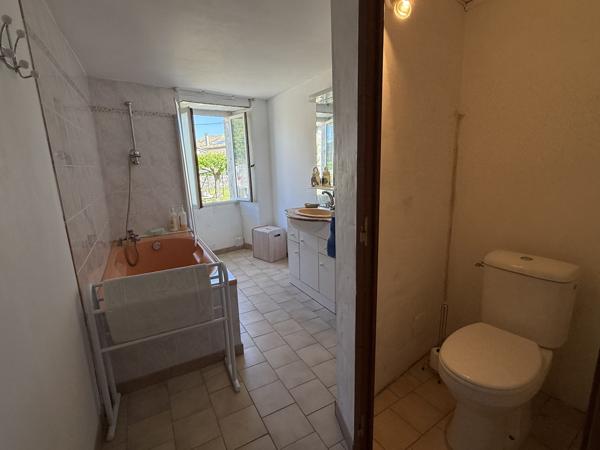 Lauzerte (82110) Lauzerte Deux maisons en pierre avec grange et jardins