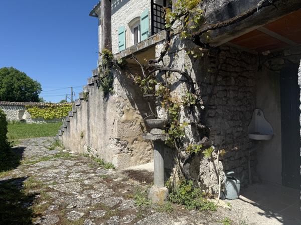 Lauzerte (82110) Lauzerte Deux maisons en pierre avec grange et jardins