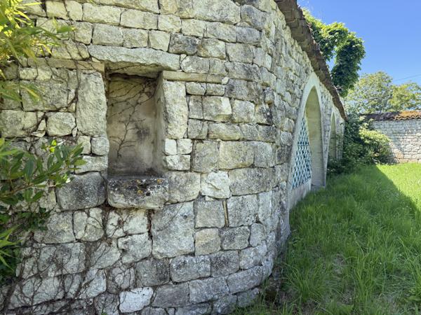 Lauzerte (82110) Lauzerte Deux maisons en pierre avec grange et jardins