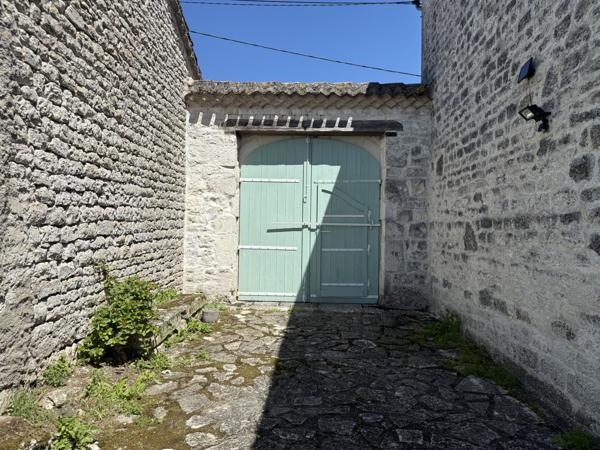Lauzerte (82110) Lauzerte Deux maisons en pierre avec grange et jardins