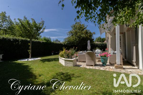 Maison à vendre 8 pièces 237 m² Noisy-le-Roi