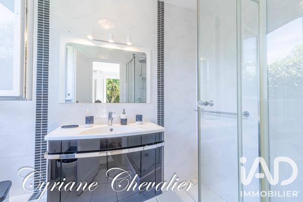 Maison à vendre 8 pièces 237 m² Noisy-le-Roi