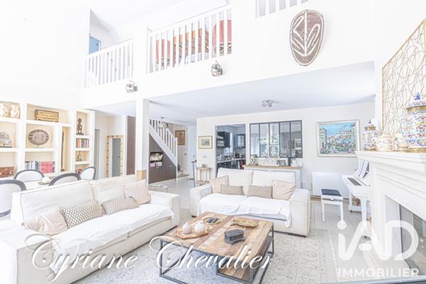 Maison à vendre 8 pièces 237 m² Noisy-le-Roi