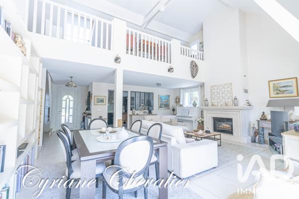 Maison à vendre 8 pièces 237 m² Noisy-le-Roi
