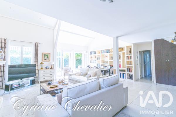 Maison à vendre 8 pièces 237 m² Noisy-le-Roi