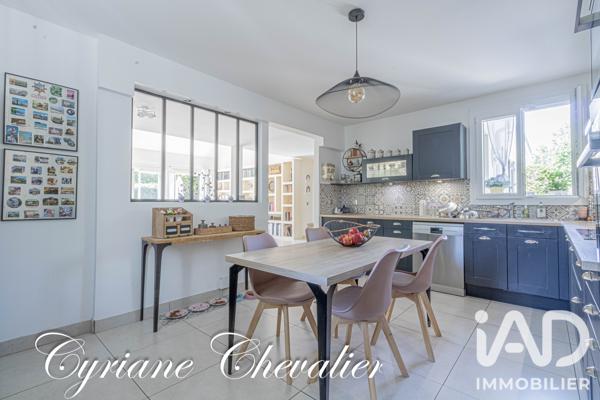 Maison à vendre 8 pièces 237 m² Noisy-le-Roi