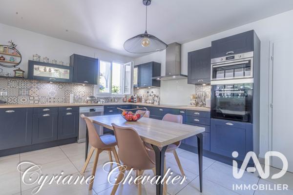 Maison à vendre 8 pièces 237 m² Noisy-le-Roi