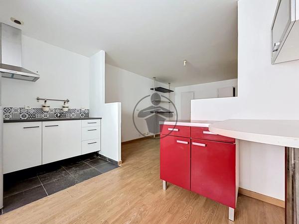 Vente                                                      Appartement
                        
                     2 pièces                      35 m2                     à Saint-Quentin