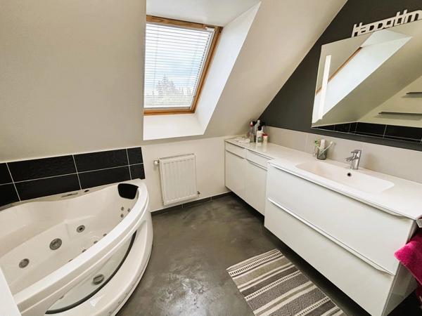 Vente                                                      Maison
                        
                     6 pièces                      122 m2                     à Saint-Saulve