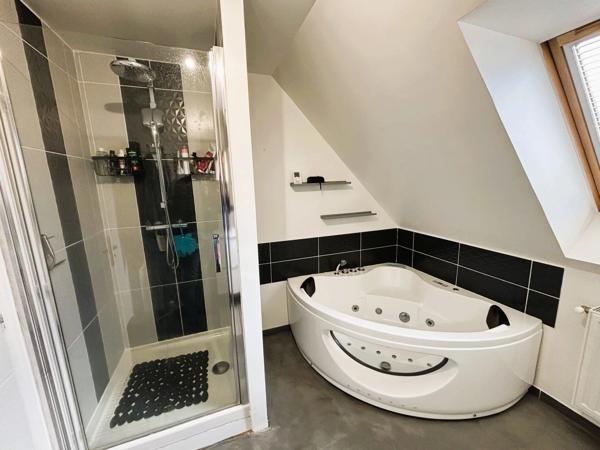 Vente                                                      Maison
                        
                     6 pièces                      122 m2                     à Saint-Saulve
