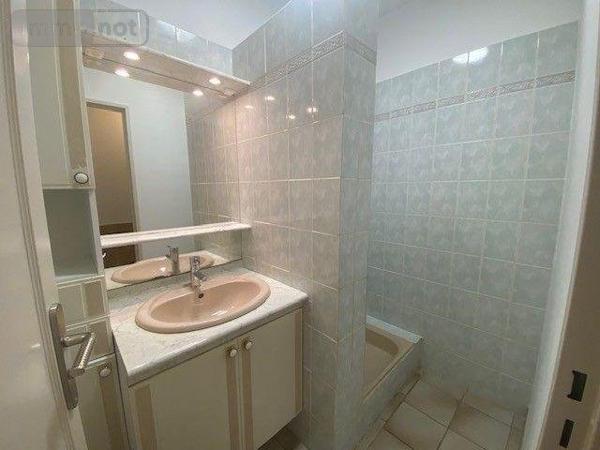 Appartement à louer à Rennes en Ille-et-Vilaine (35000), ref : LG/56   
Triangle