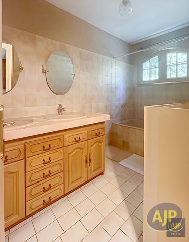 Maison à vendre Pessac - 5 pièces, 110m² avec 3 chambre(s) à 509 960€ - AJP Immobilier Pessac
