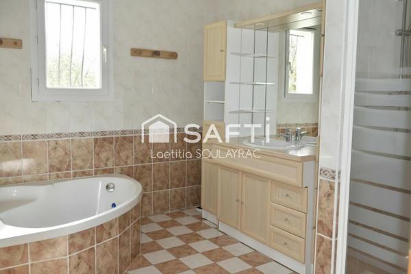 Maison d'habitation d'environ 92 m² sur sous-sol