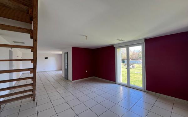 Maison à vendre    5 pièces •  Roquefort