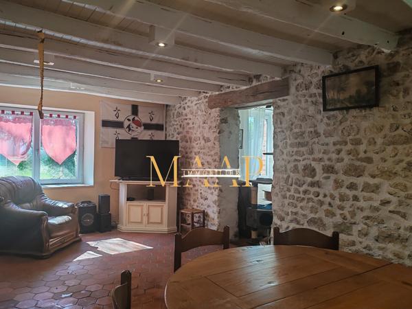 Maison,3chambres et dépendance.