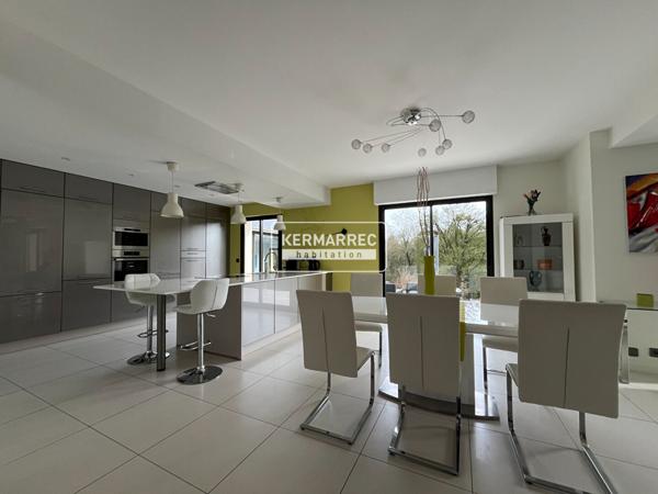 Maison 7 pièces – 249 m² environ à Laillé (ref : 40068)