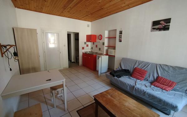 Appartement à louer    1 pièce •  Largentière