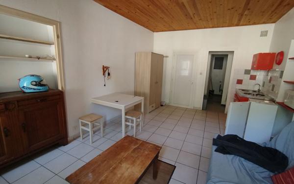 Appartement à louer    1 pièce •  Largentière