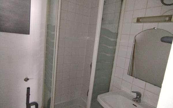 Appartement à louer    1 pièce •  Largentière