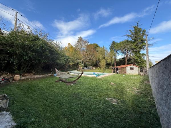 Maison T5 jardin piscine tennis garage