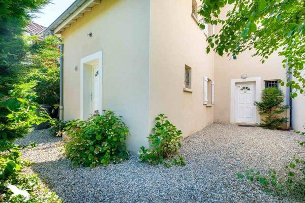 Maison 622 560 € Villeurbanne 5 p 217 m² DPE D